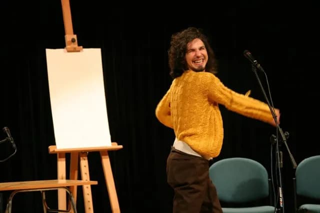 Kabaret żółty sweterek: historia, znaczenie i wpływ na kulturę Kabaret żółty sweterek: historia, znaczenie i wpływ na kulturę