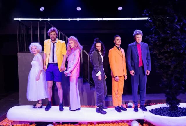Debil w teatrze Słowackiego – kontrowersyjna sztuka o niepełnosprawności Debil w teatrze Słowackiego – kontrowersyjna sztuka o niepełnosprawności
