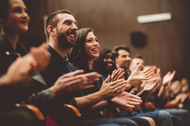 Co to jest stand up? Poznaj tajniki tej popularnej komedii Co to jest stand up? Poznaj tajniki tej popularnej komedii